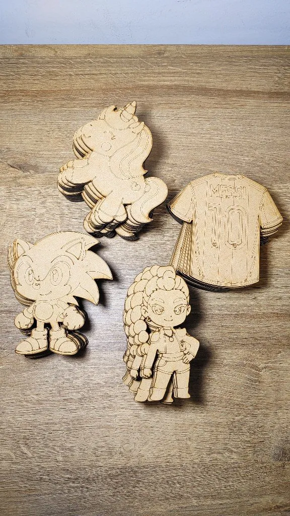 Figuras de madera para pintar: unicornio, Sonic y camiseta de Messi
